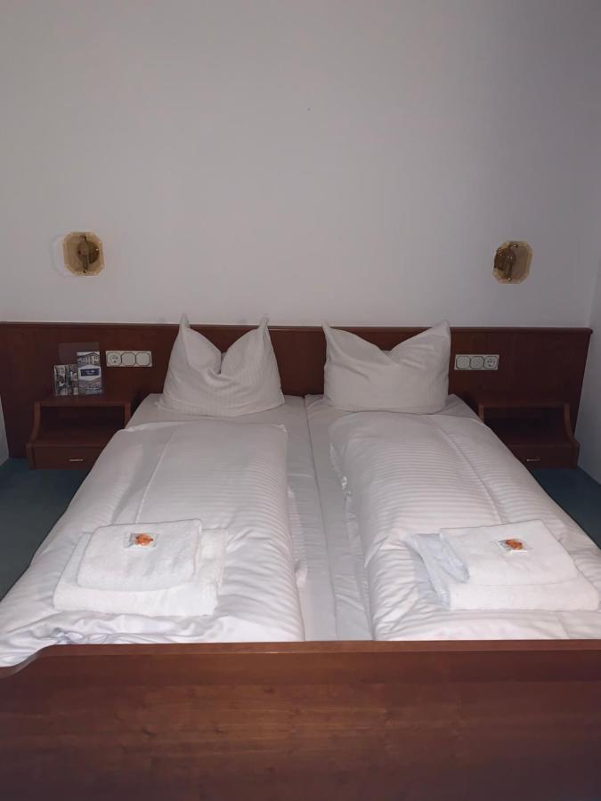 Hotel Hofgarten Bad Buchau Esterno foto